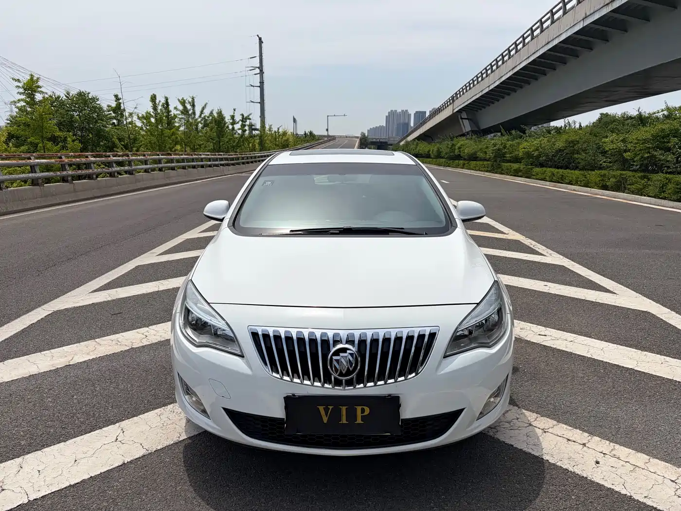 Buick Excelle 2014 XT 1.6L Automatic Fashion фото 2