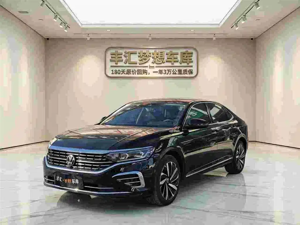 Volkswagen Passat 2023 Facelift 330TSI Luxury Edition