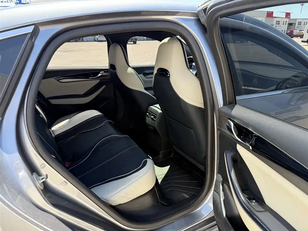 BYD Qin PLUS 2021 DM-i 55KM Flagship фото 14