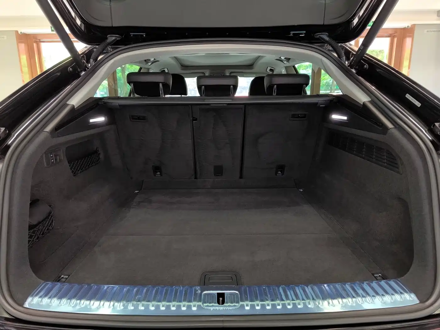 Audi Q8 2022 55 TFSI Luxury Dynamic фото 32