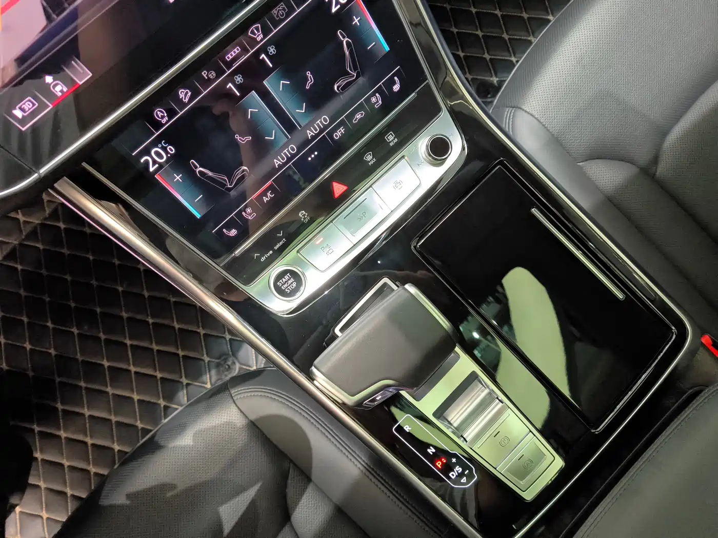 Audi Q8 2022 55 TFSI Luxury Dynamic фото 13