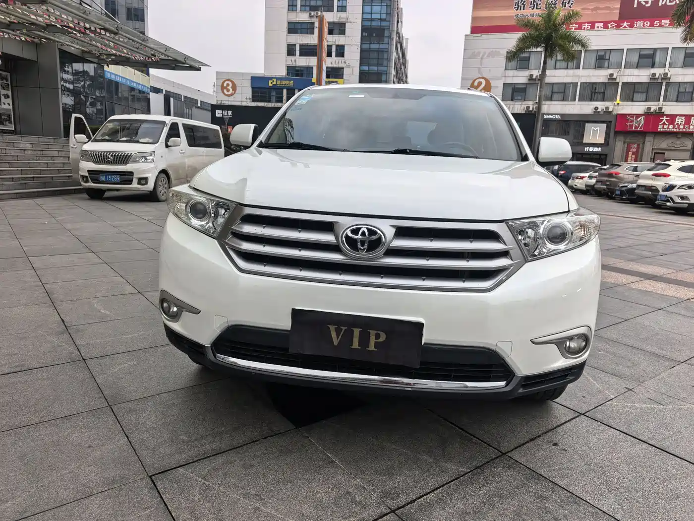 Toyota Highlander 2012 2.7L 2WD 5-seater Elite Edition фото 2
