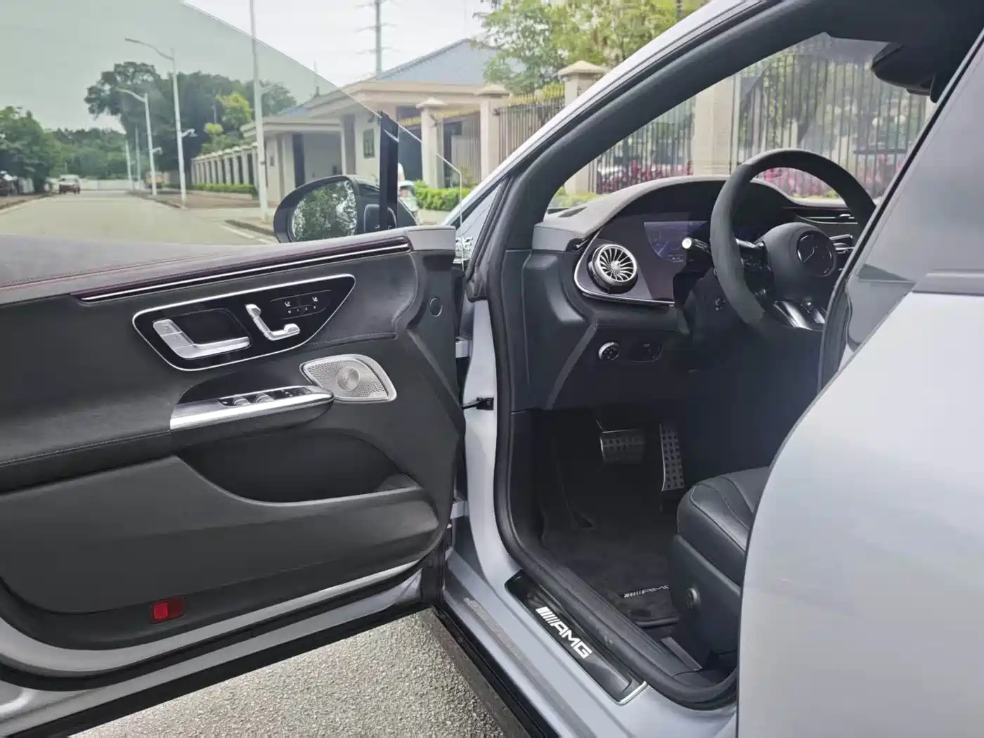 Mercedes-Benz EQE AMG 2023 AMG EQE 53 4MATIC+ фото 11
