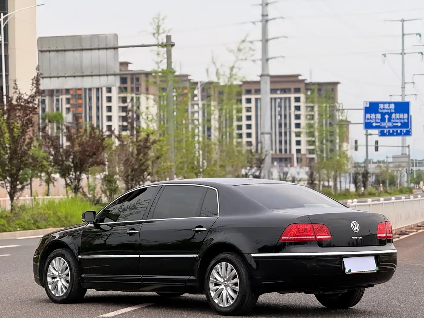 Volkswagen Phaeton 2011 3.6L V6 5-seat Extended Business Edition фото 9