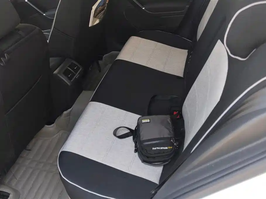 Volkswagen Golf 2015 1.6L Automatic Comfort фото 11