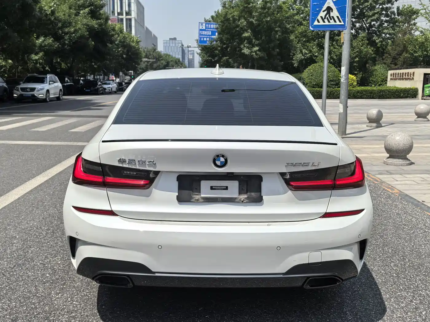 BMW 3 Series 2022 325Li M Sport Shadow Edition фото 4