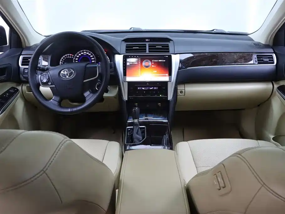 Toyota Camry 2016 2.0G 10th Anniversary Leading Edition фото 23