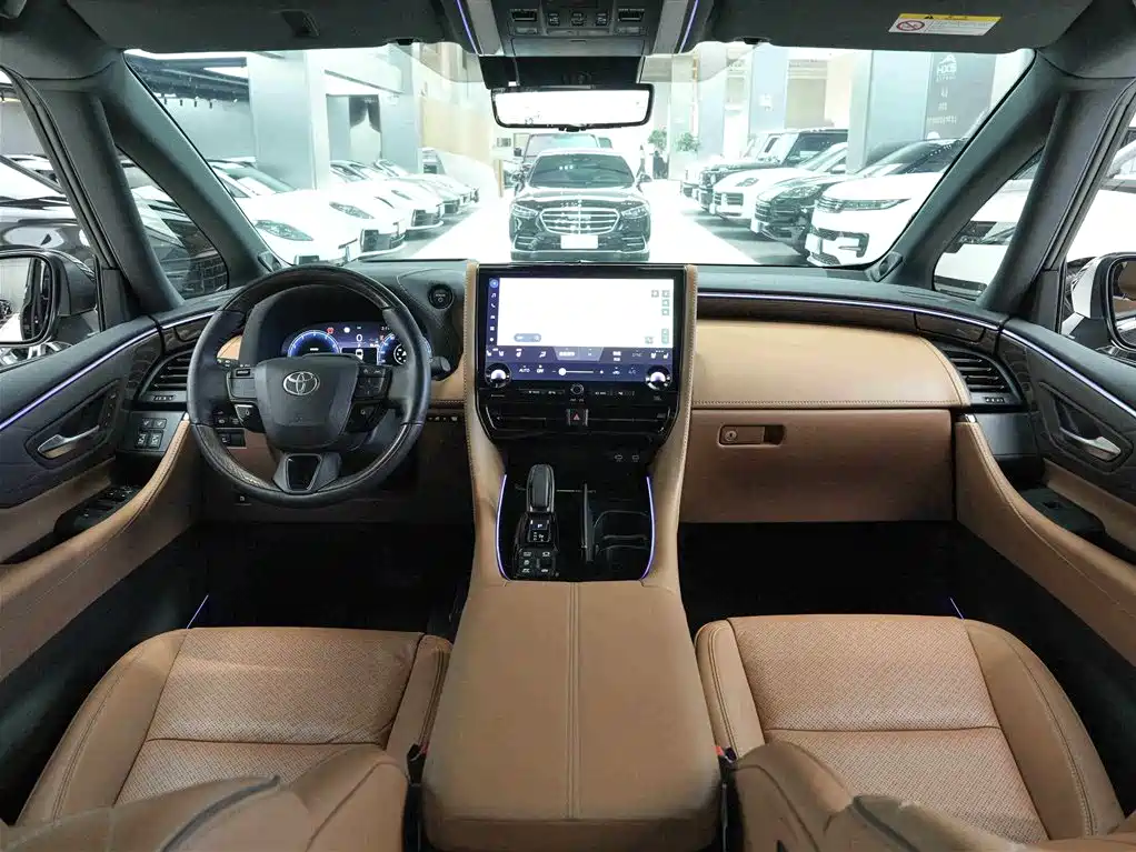 Toyota Alphard 2024 Hybrid 2.5L Ultimate Enjoyment Edition фото 6