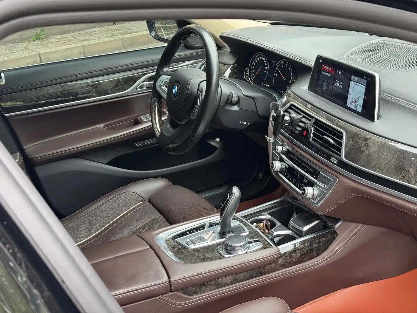 BMW 7 Series 2016 730Li Luxury фото 16