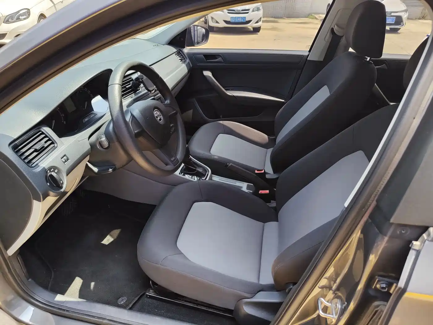 Škoda Rapid 2016 1.6L Automatic Forward Edition фото 3