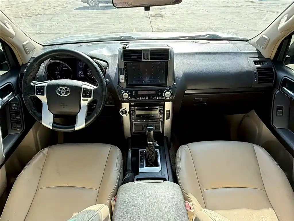 Toyota Prado 2010 4.0L Automatic VX фото 5