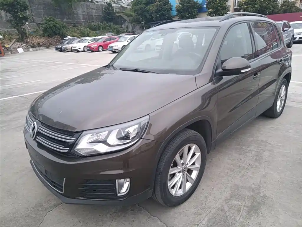 VOLKSWAGEN TIGUAN