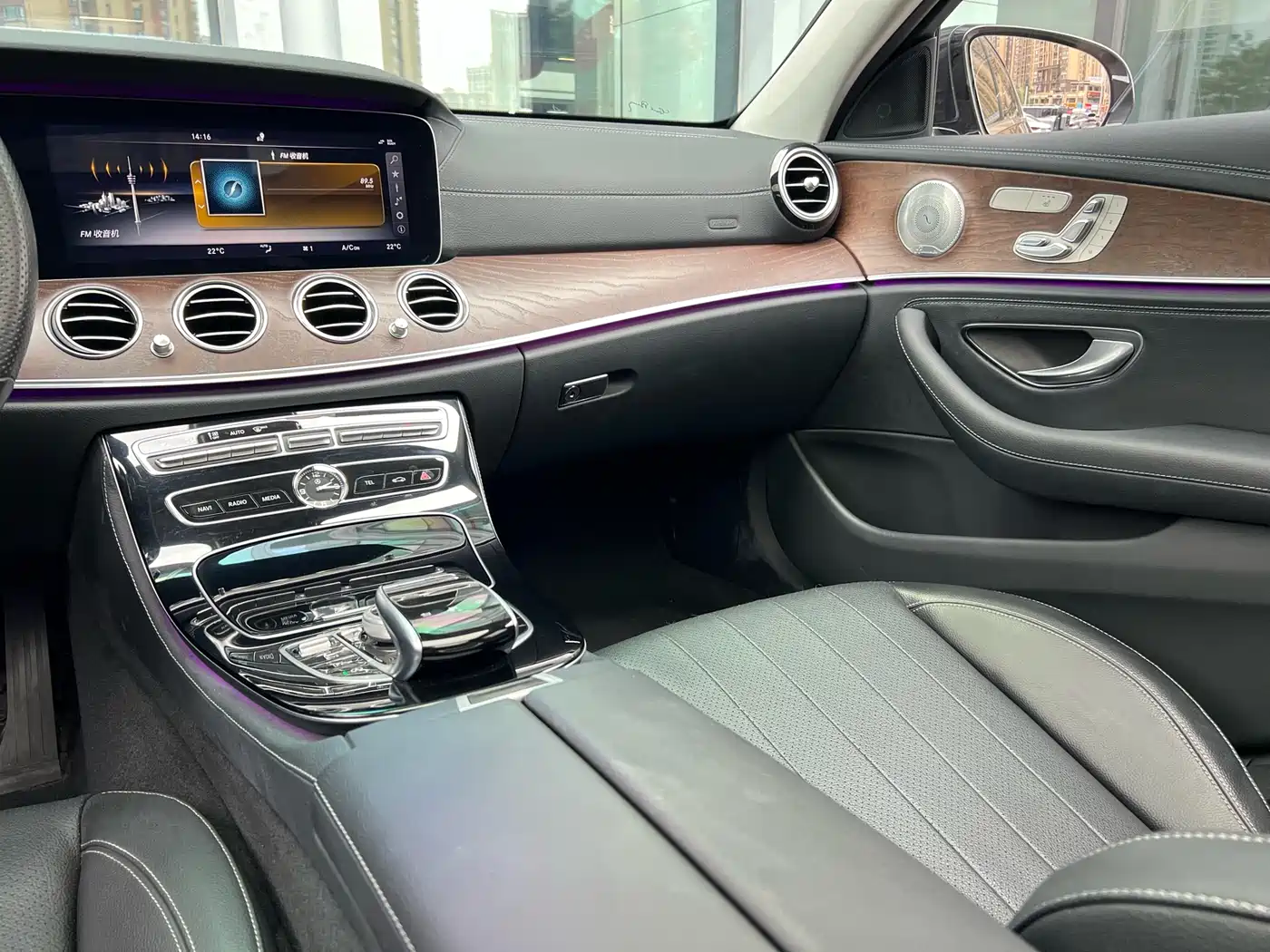 Mercedes-Benz E-Class 2016 E 300 L Fashion Type фото 25