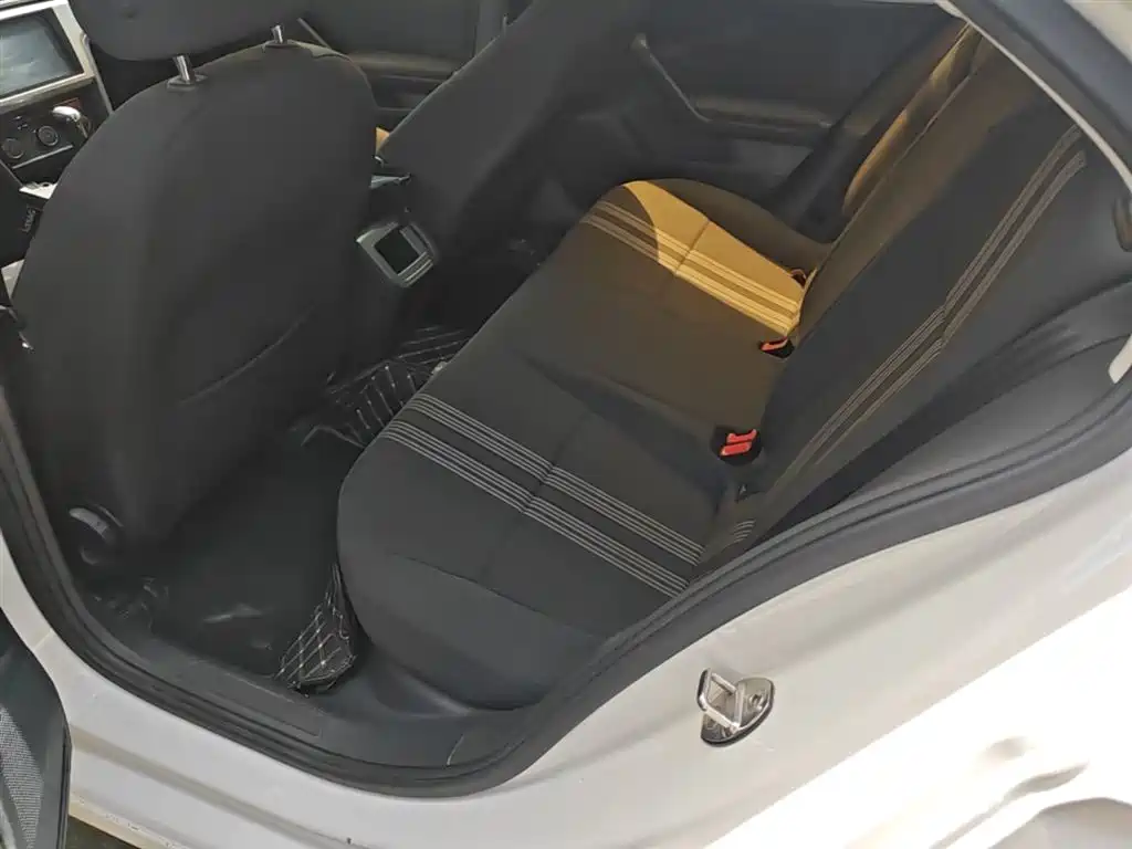 Volkswagen Lamando 2017 230TSI DSG Trend Edition фото 17