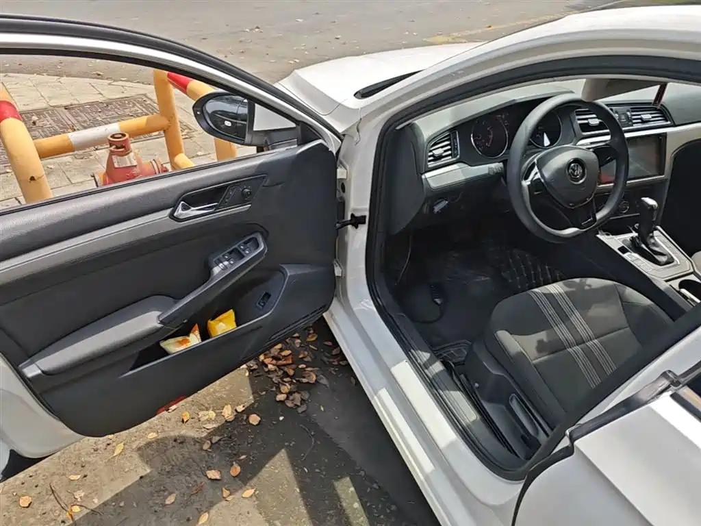 Volkswagen Lamando 2017 230TSI DSG Trend Edition фото 16