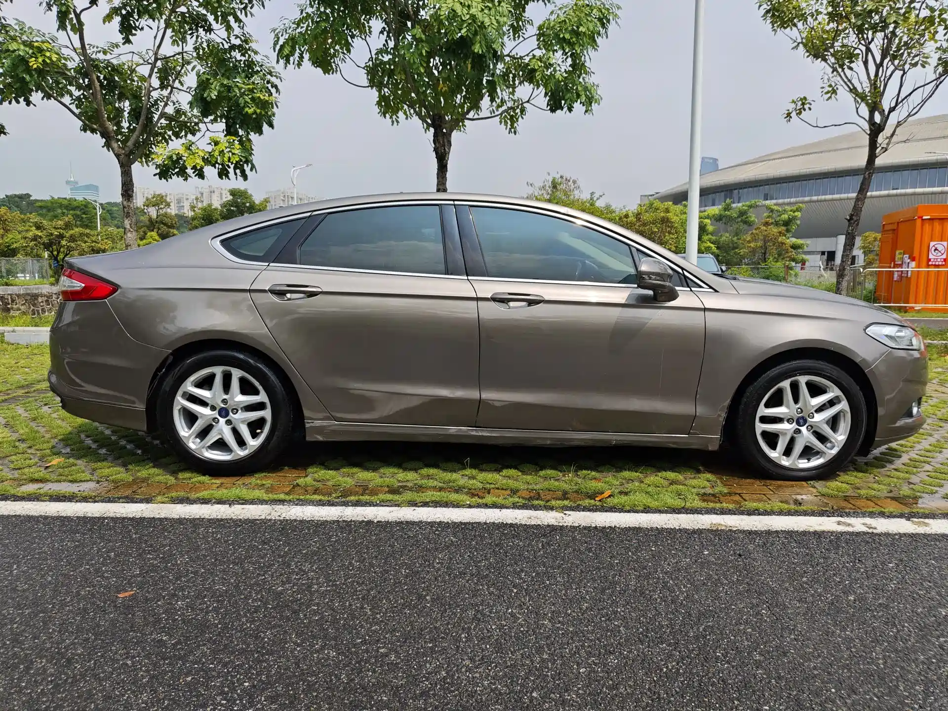 Фото 4 - Ford Mondeo