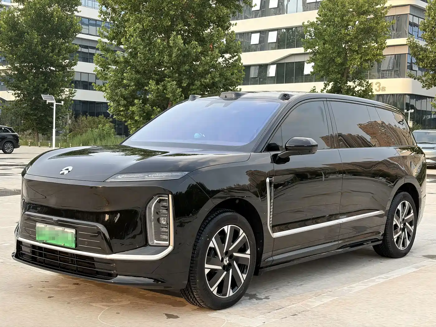 Nio ES9