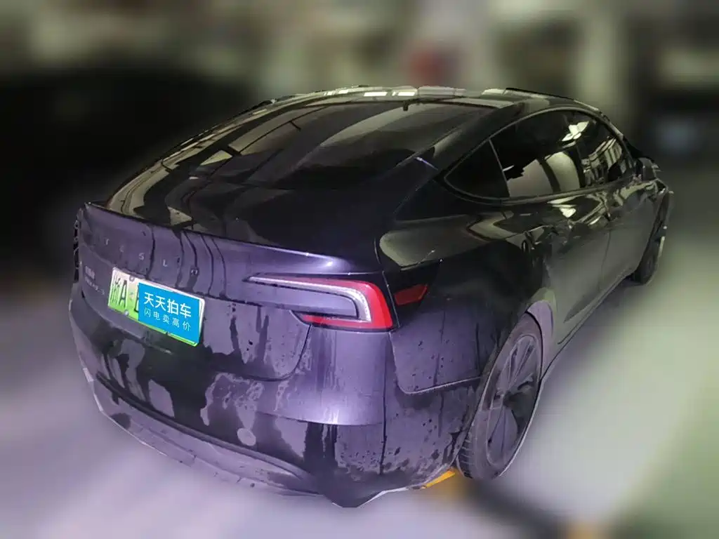 Фото 2 - Tesla Model 3