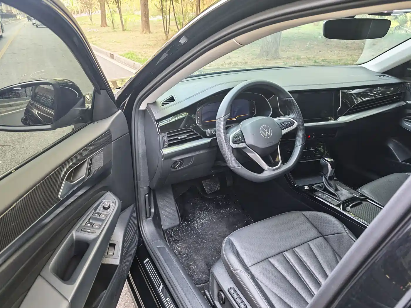 Volkswagen Passat 2025 Outstanding 380TSI Dragon Soaring Edition фото 6