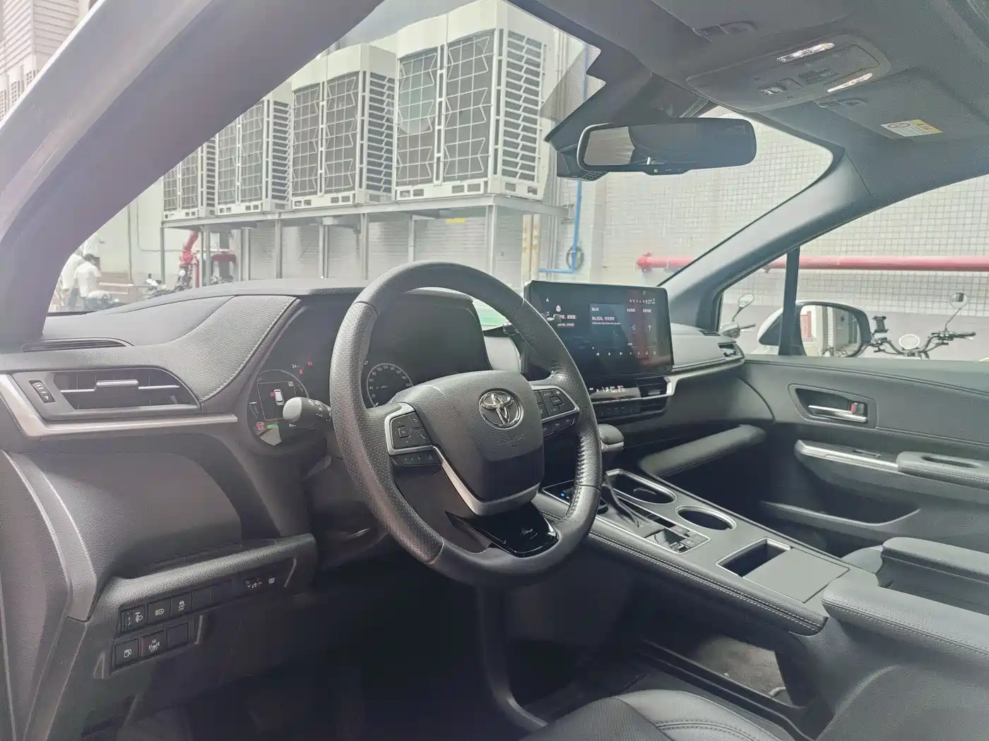 Toyota Sienna 2021 2.5L Hybrid Ultimate Edition фото 13