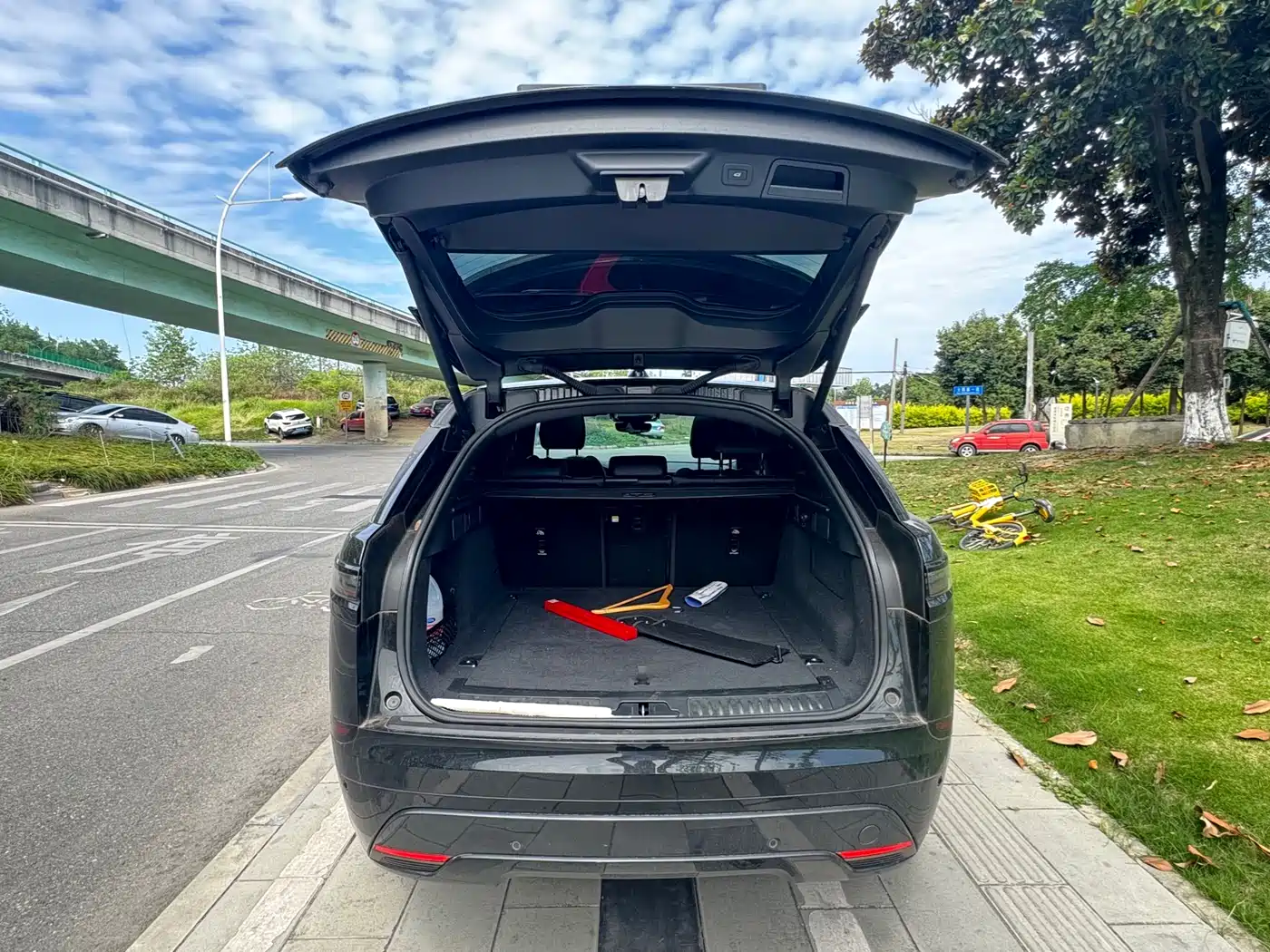 Land Rover Range Rover Velar 2024 Dynamic SE фото 15