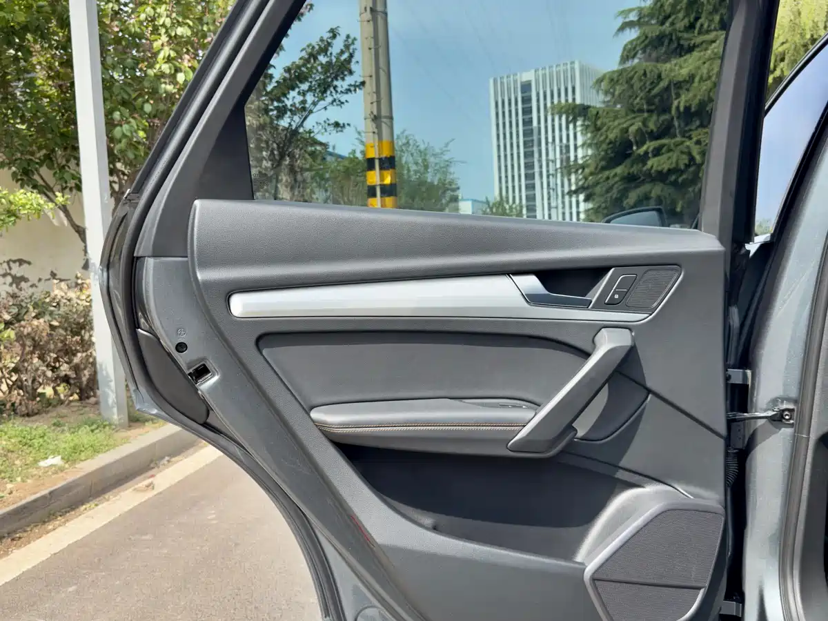 Audi Q5L 2020 40 TFSI Prestige Fashion фото 11