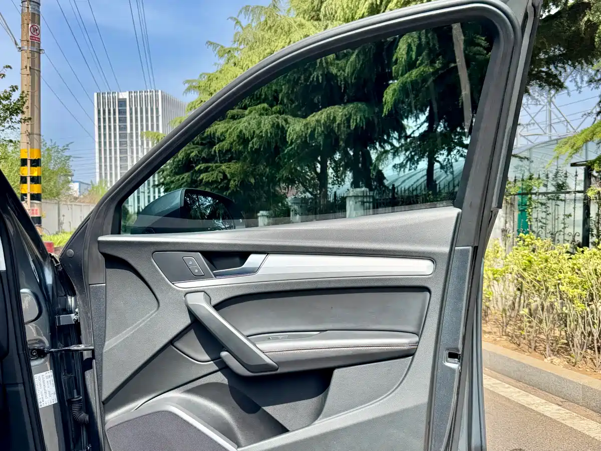 Audi Q5L 2020 40 TFSI Prestige Fashion фото 18