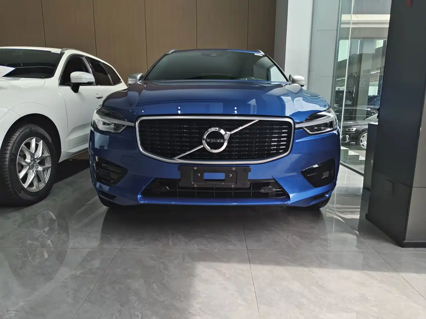 Photo 2 - Volvo XC60