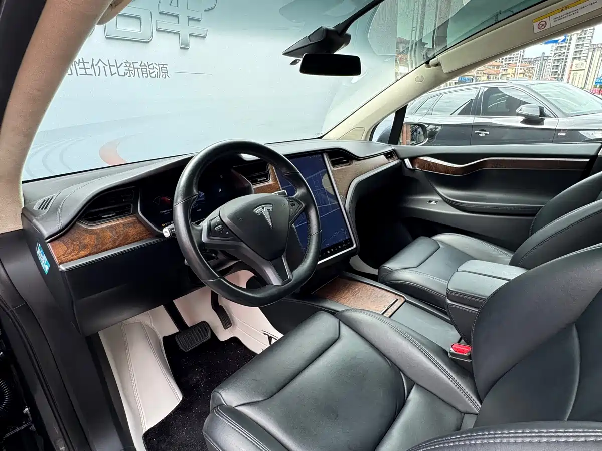 Фото 8 - Tesla Model X