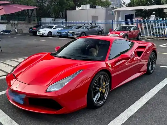 FERRARI 488