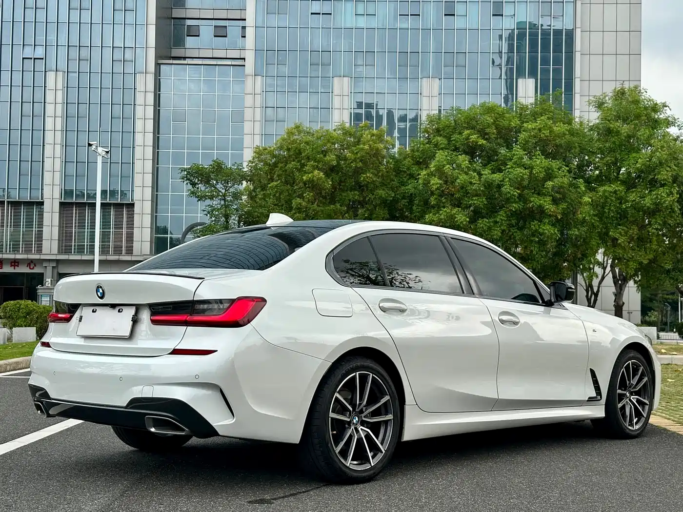 BMW 3 Series 2021 320Li M Sport Package фото 13