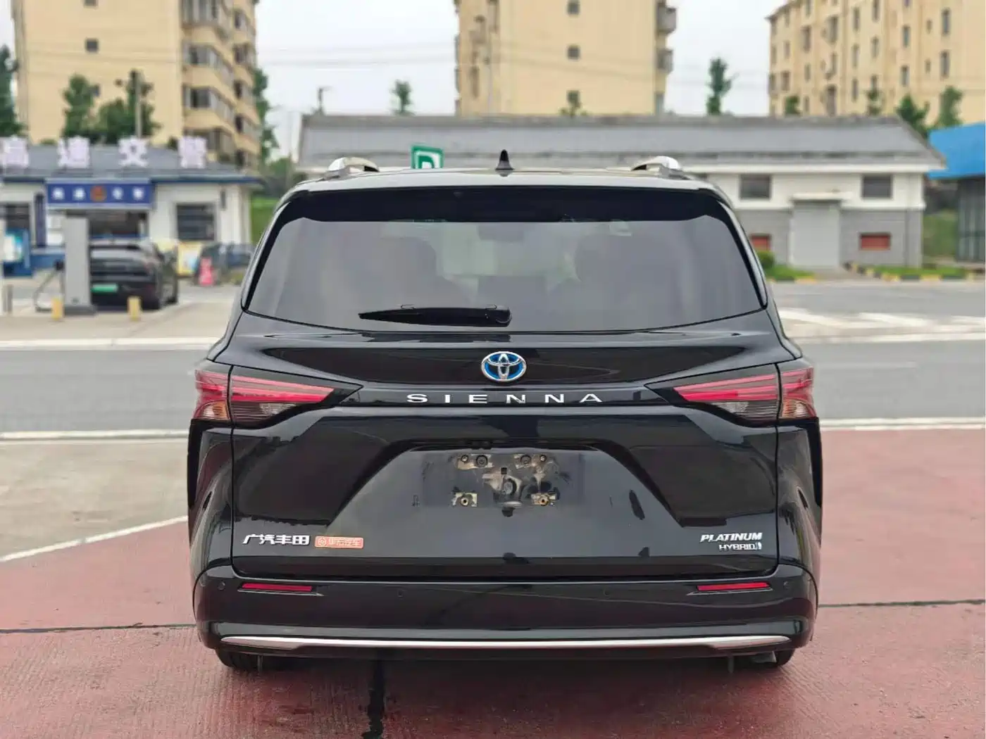 Toyota Sienna 2021 2.5L Hybrid Platinum Edition фото 9
