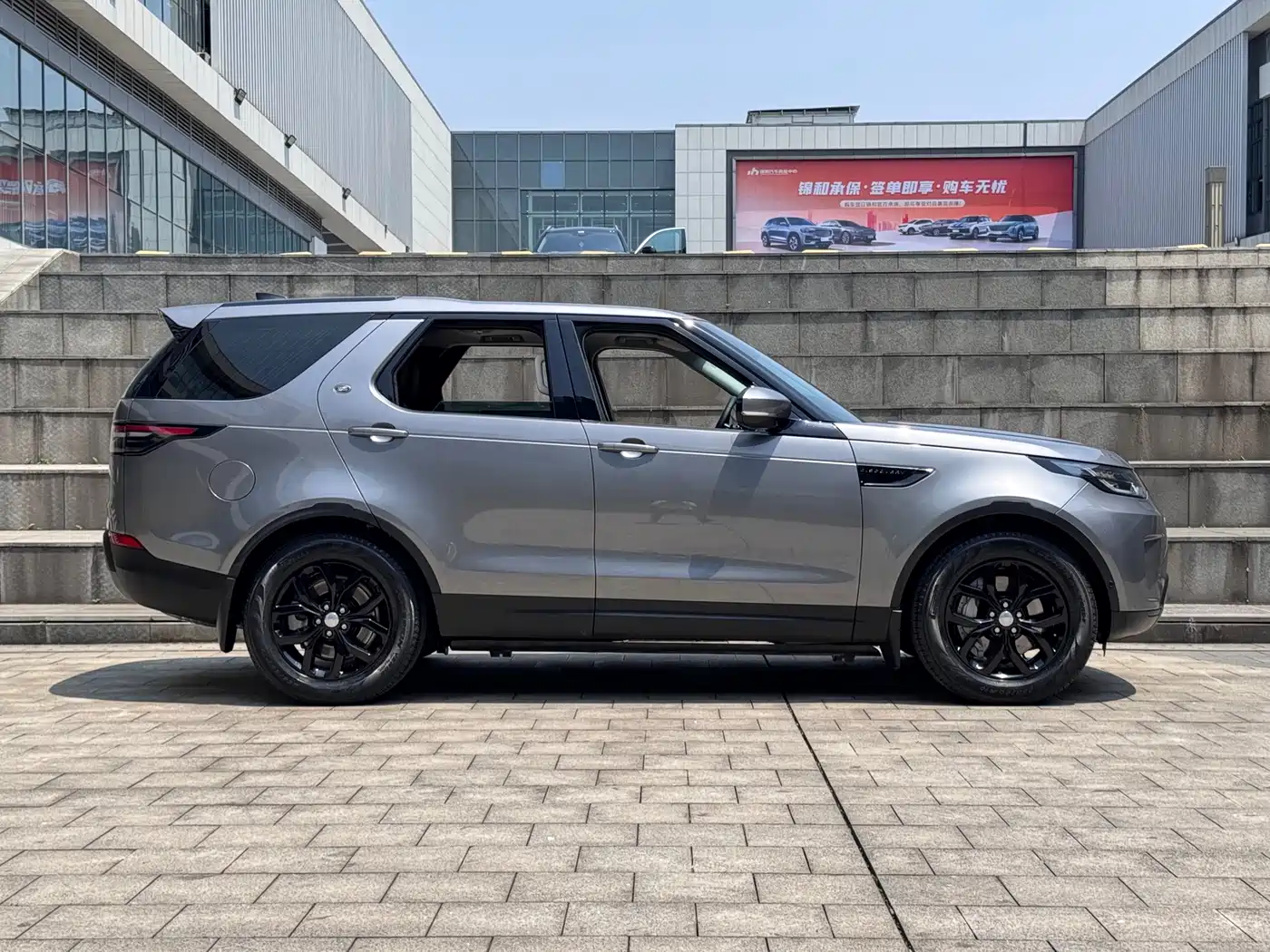 Land Rover Discovery 2020 3.0 SC V6 SE фото 6