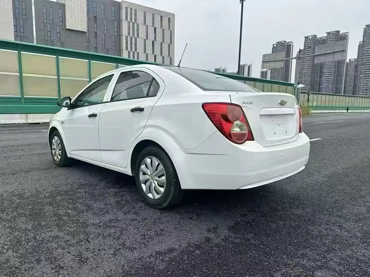 Chevrolet Aveo 2013 2011 Sedan 1.4L MT SL
