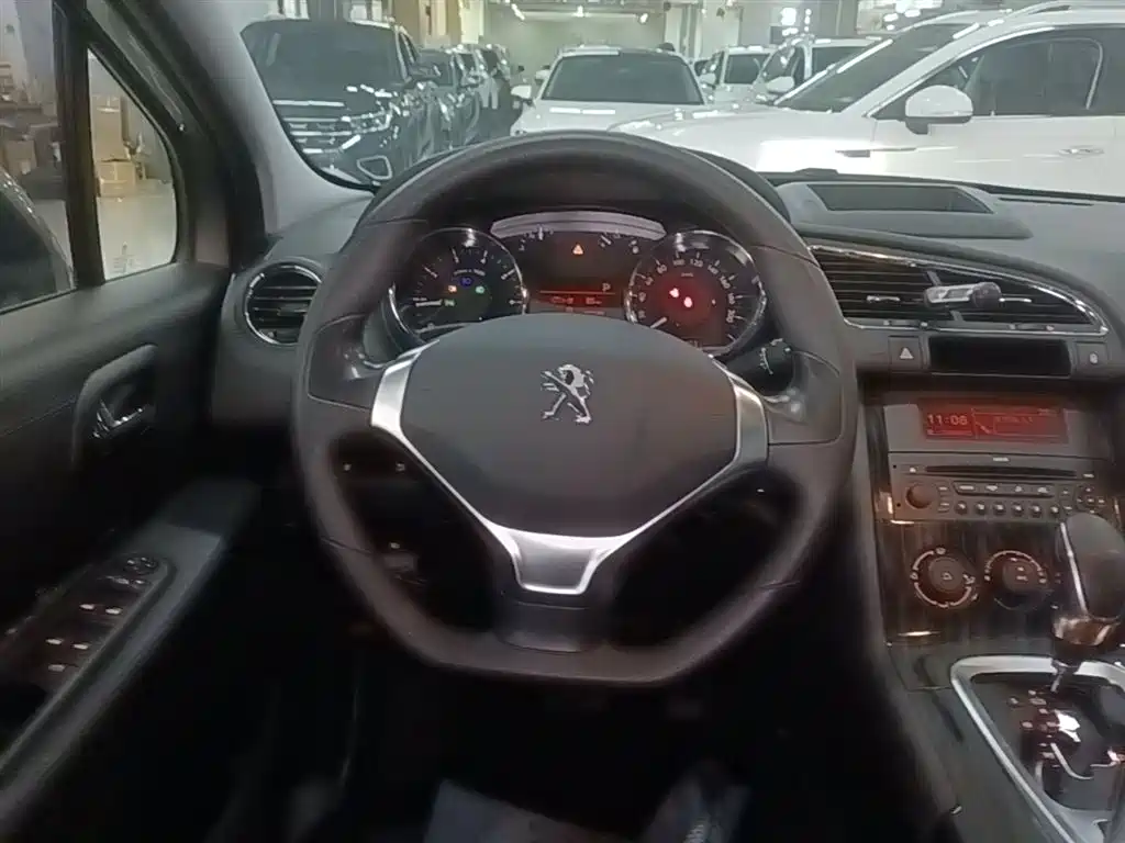 Peugeot 3008 2015 1.6THP Automatic Classic Edition фото 11