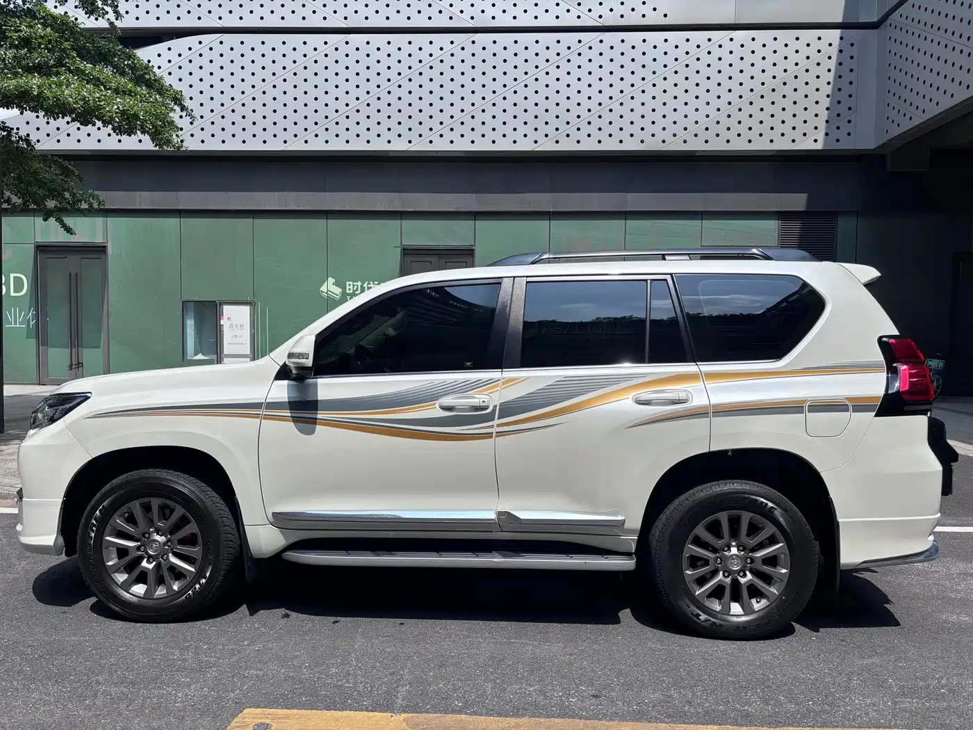 Toyota Prado 2018 3.5L Automatic VX NAVI Rear-mounted Spare Tire фото 4