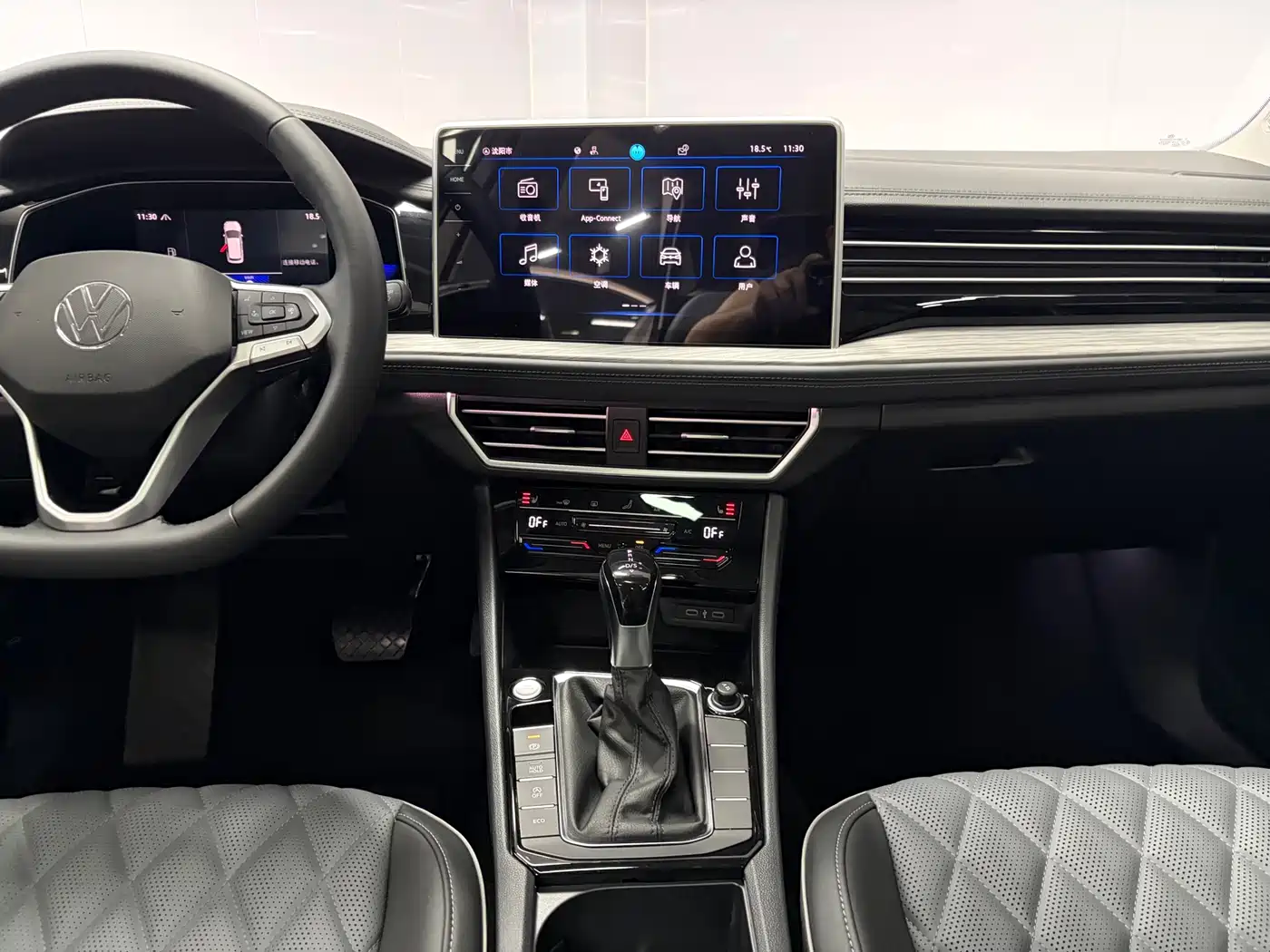 Volkswagen Sagitar 2023 280TSI DSG Excellence Plus Edition фото 9