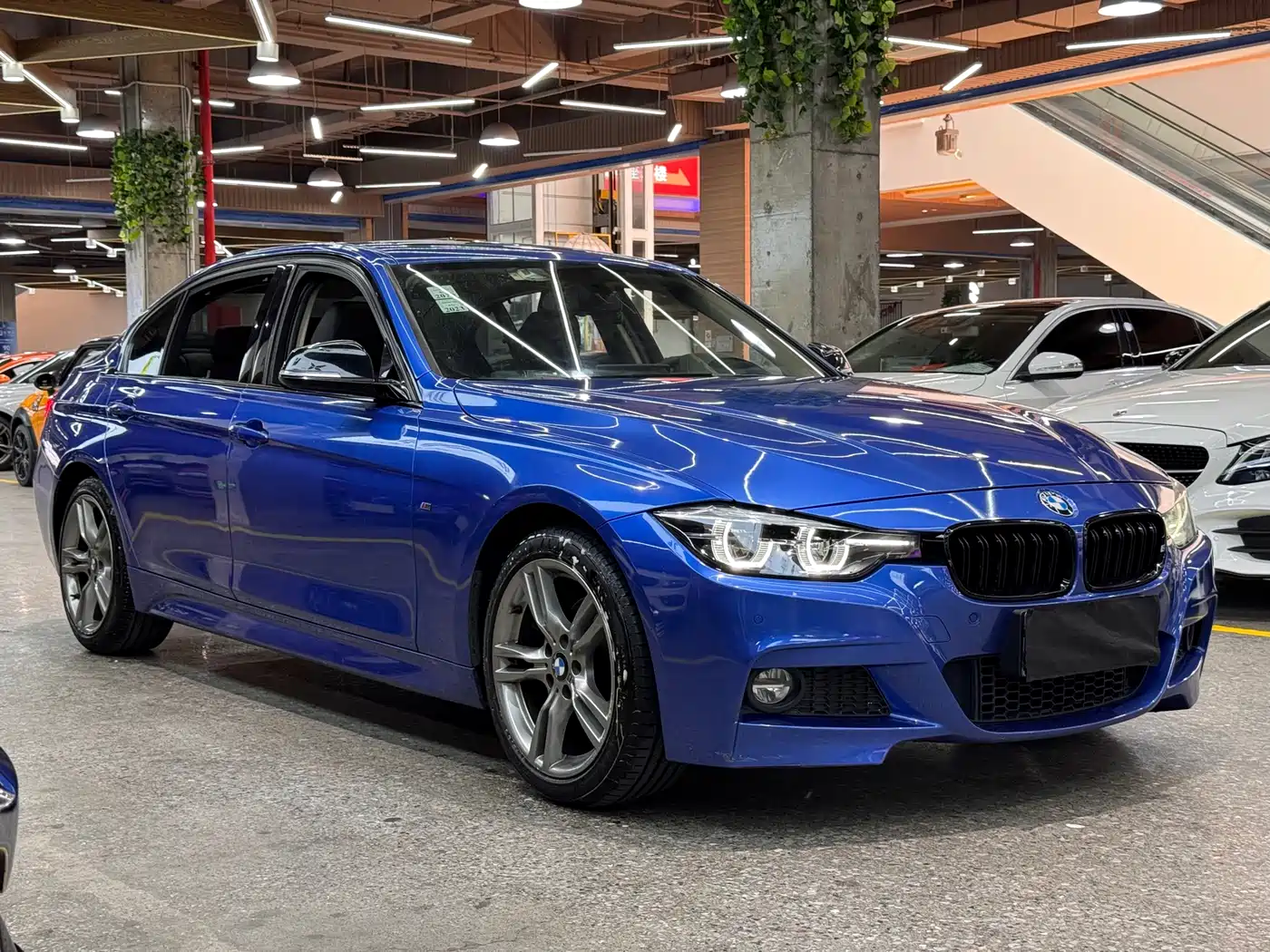BMW 3 Series 2018 320Li M Sport Black Night Edition фото 3