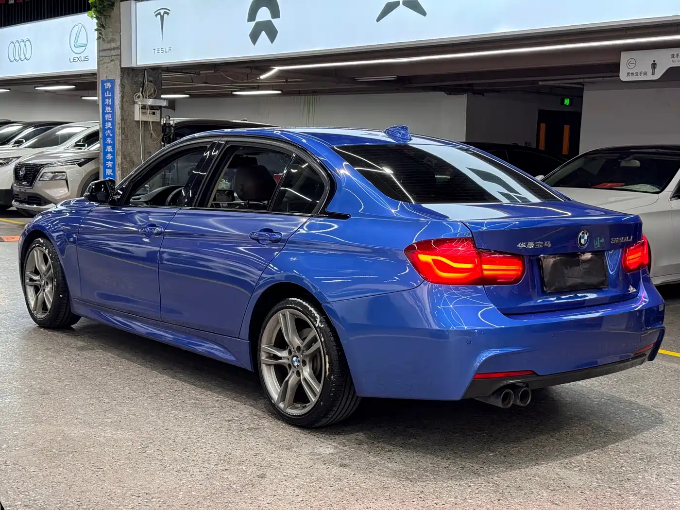 BMW 3 Series 2018 320Li M Sport Black Night Edition фото 4