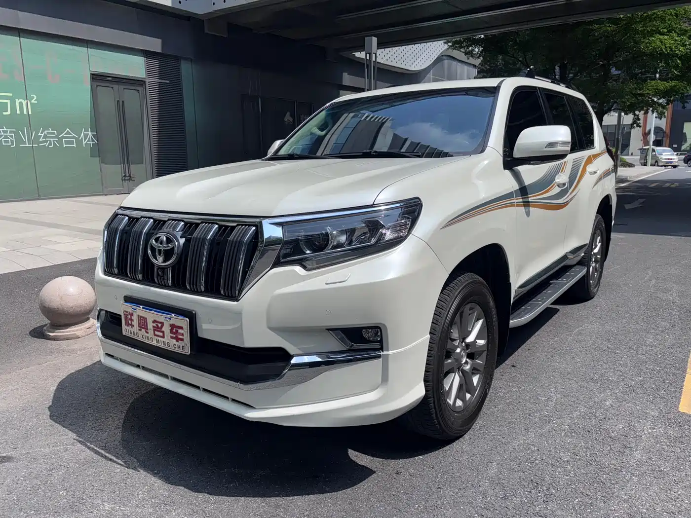 Toyota Prado 2018 3.5L Automatic VX NAVI Rear-mounted Spare Tire