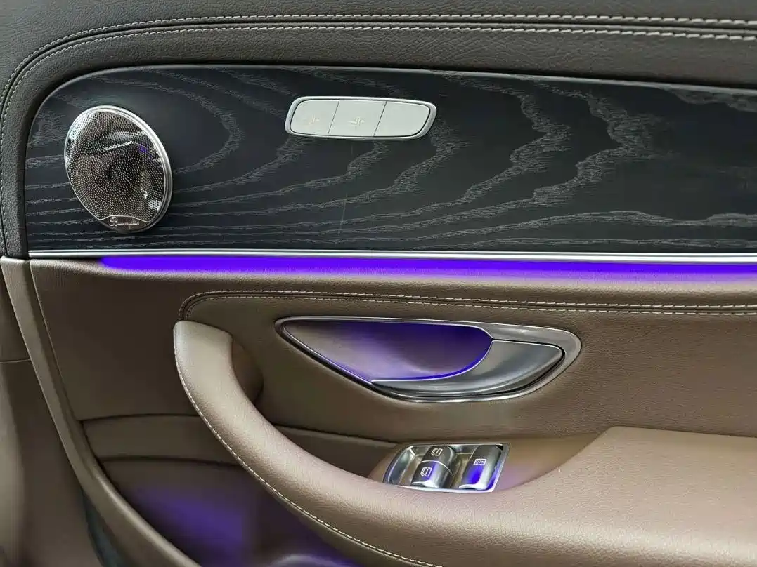 Mercedes-Benz E-Class 2023 E 300 L Fashion фото 11
