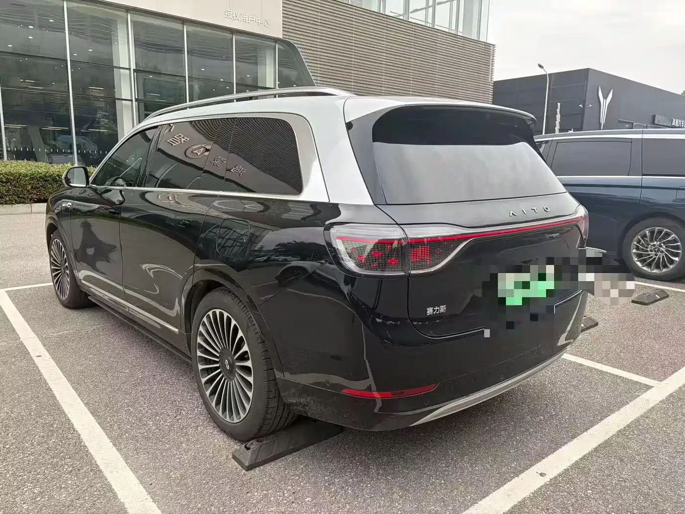 AITO Wenjie AITO M9 2024 Range Extender Ultra 52kWh 6-seater фото 2