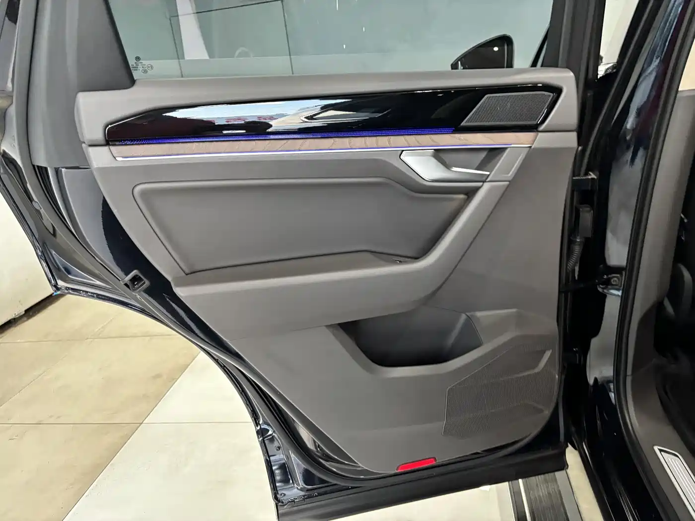 Volkswagen Touareg 2022 3.0TSI Rui Xiang Edition Classic Sport Package фото 20