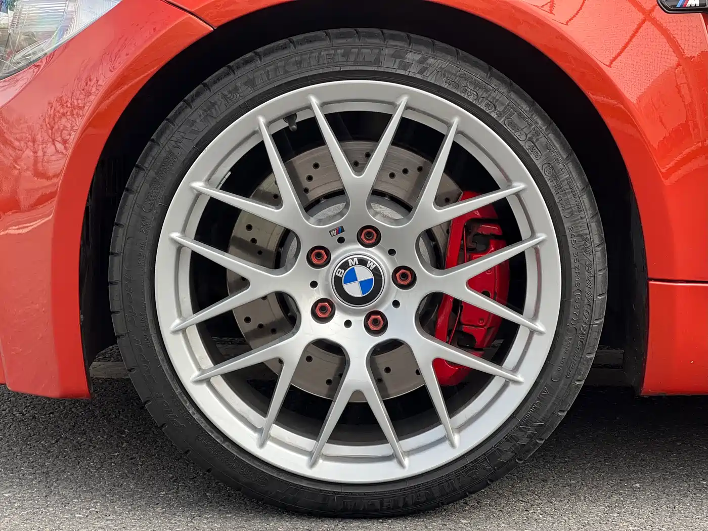 BMW 1 Series M 2011 1M Coupe фото 8