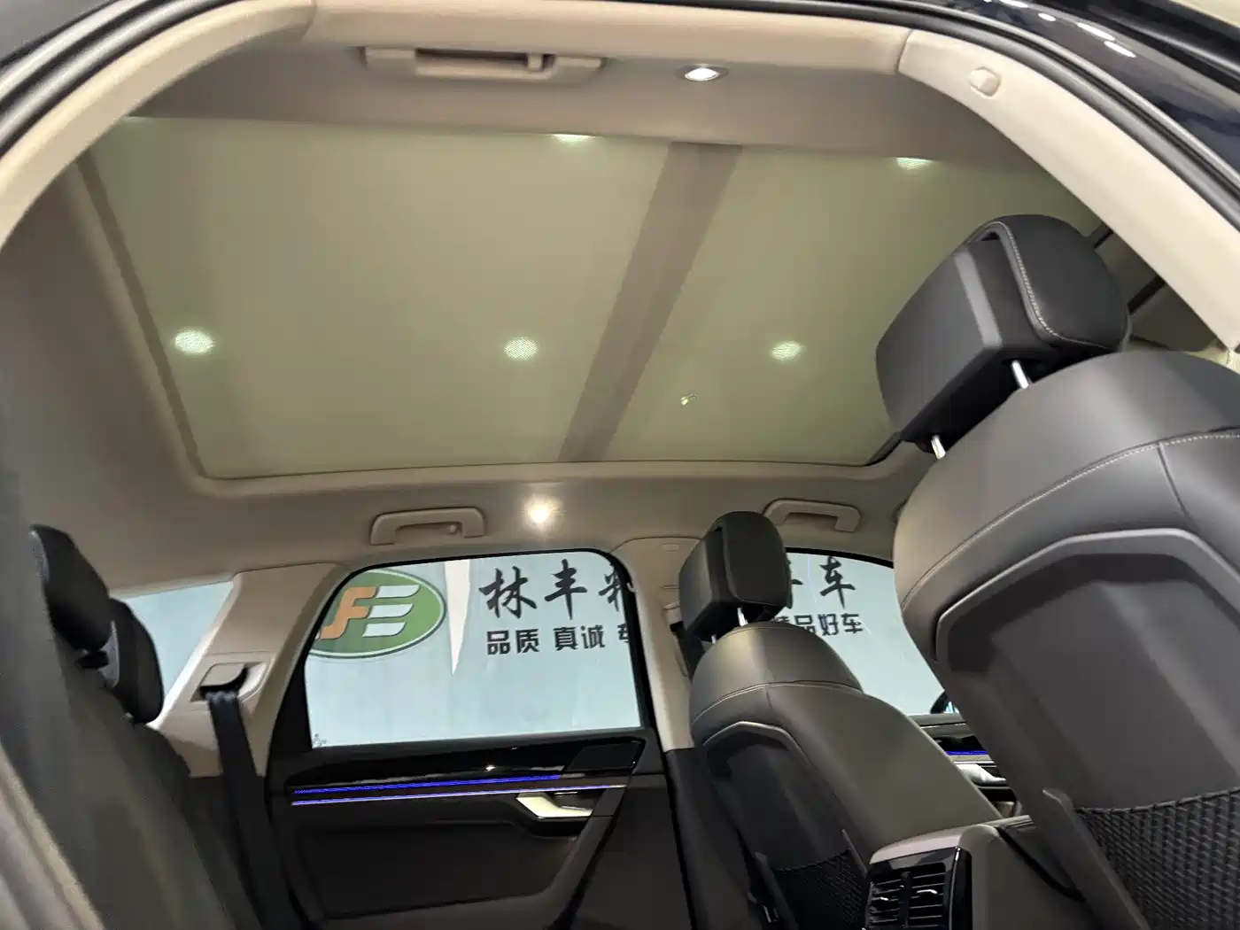 Volkswagen Touareg 2022 3.0TSI Rui Xiang Edition Classic Sport Package фото 29
