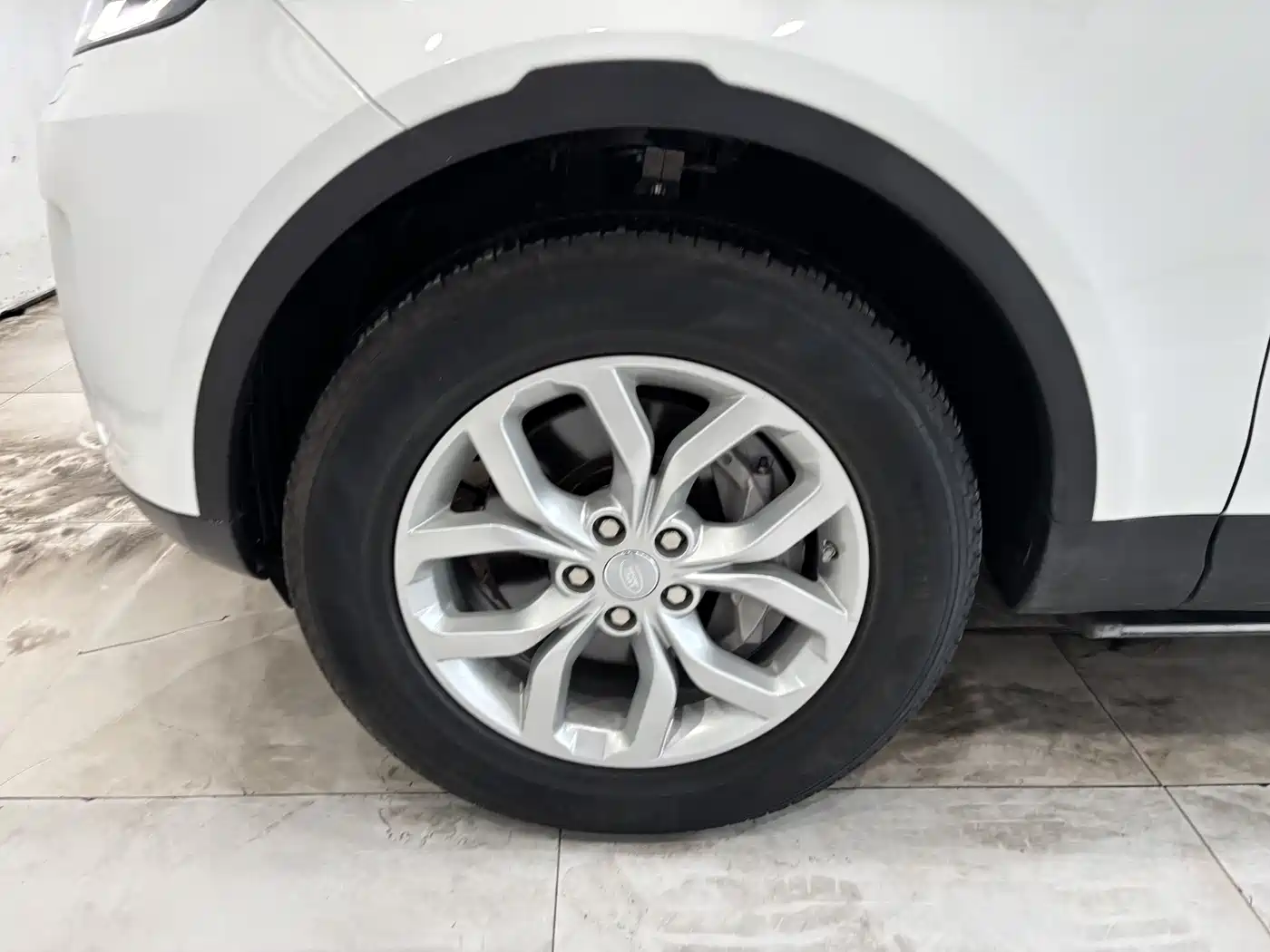 Land Rover Discovery 2017 3.0 SC V6 SE фото 30
