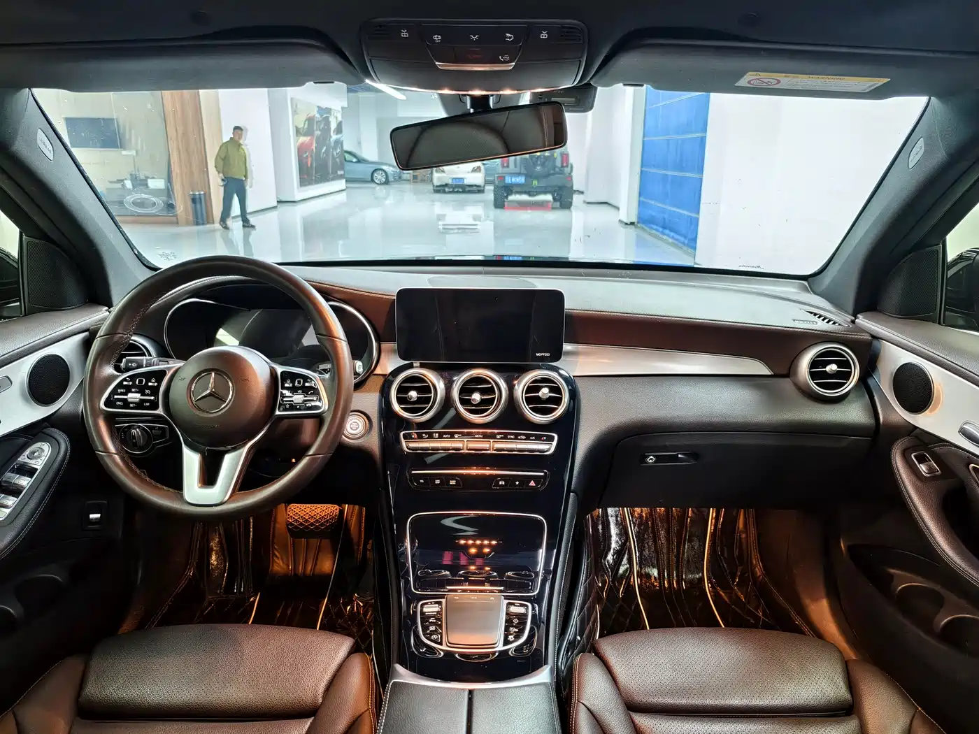 Mercedes-Benz GLC 2020 Facelift GLC 260 L 4MATIC Dynamic фото 9