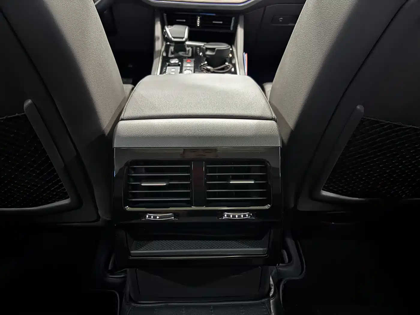 Volkswagen Touareg 2022 3.0TSI Rui Xiang Edition Classic Sport Package фото 19