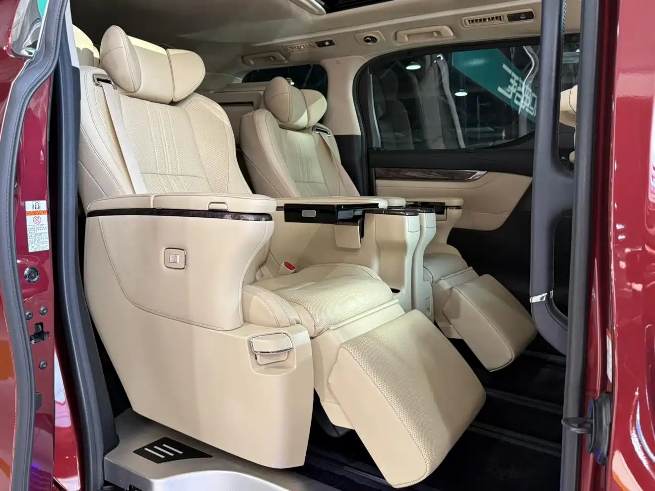Toyota Alphard 2021 Hybrid 2.5L Premium фото 8