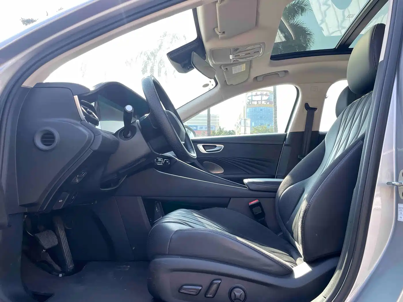 Roewe D7 2023 2023 DMH 125km Flagship Edition